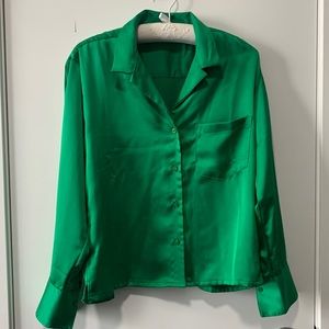 💚Silky Green Shirt -Xs